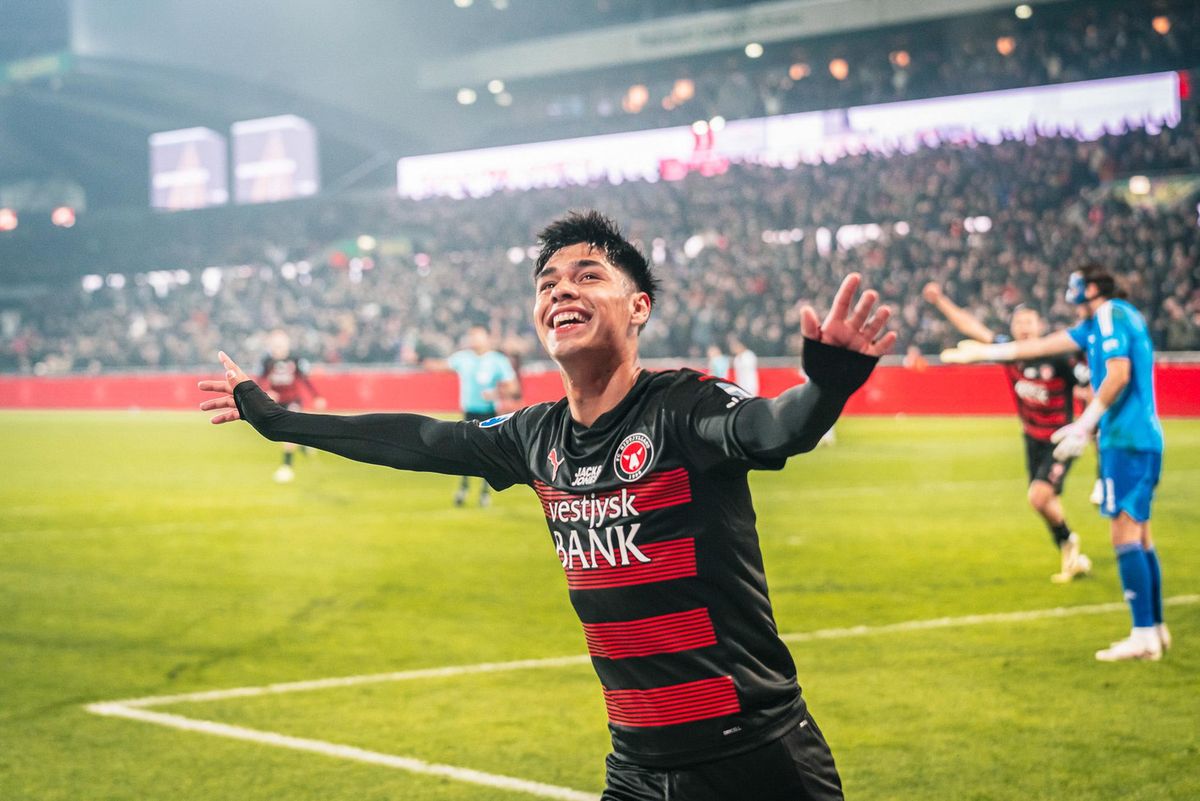 Дарио Осорио празднует гол за «Мидтьюлланн». Фото: FC Midtjylland.